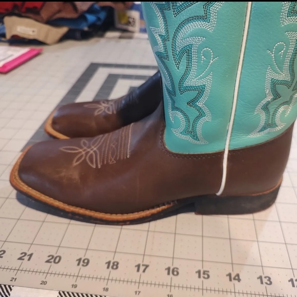 Justin Boots Squared Toe Women's Size 6D | Western Cowgirl Fashion - Picture 3 of 13